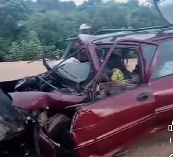 Tragedy As Scores of JAMB Candidates Die In Oyo-Ogbomoso Road Crash While Going For UTME